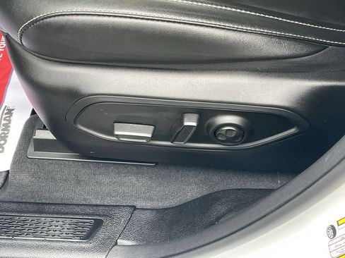 Used 2025 Jeep Grand Cherokee L Limited w/ Black Appearance Package image 28