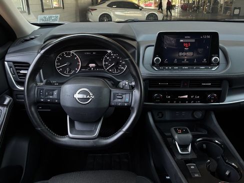 Used 2025 Nissan Rogue SV AWD/4WD image 15
