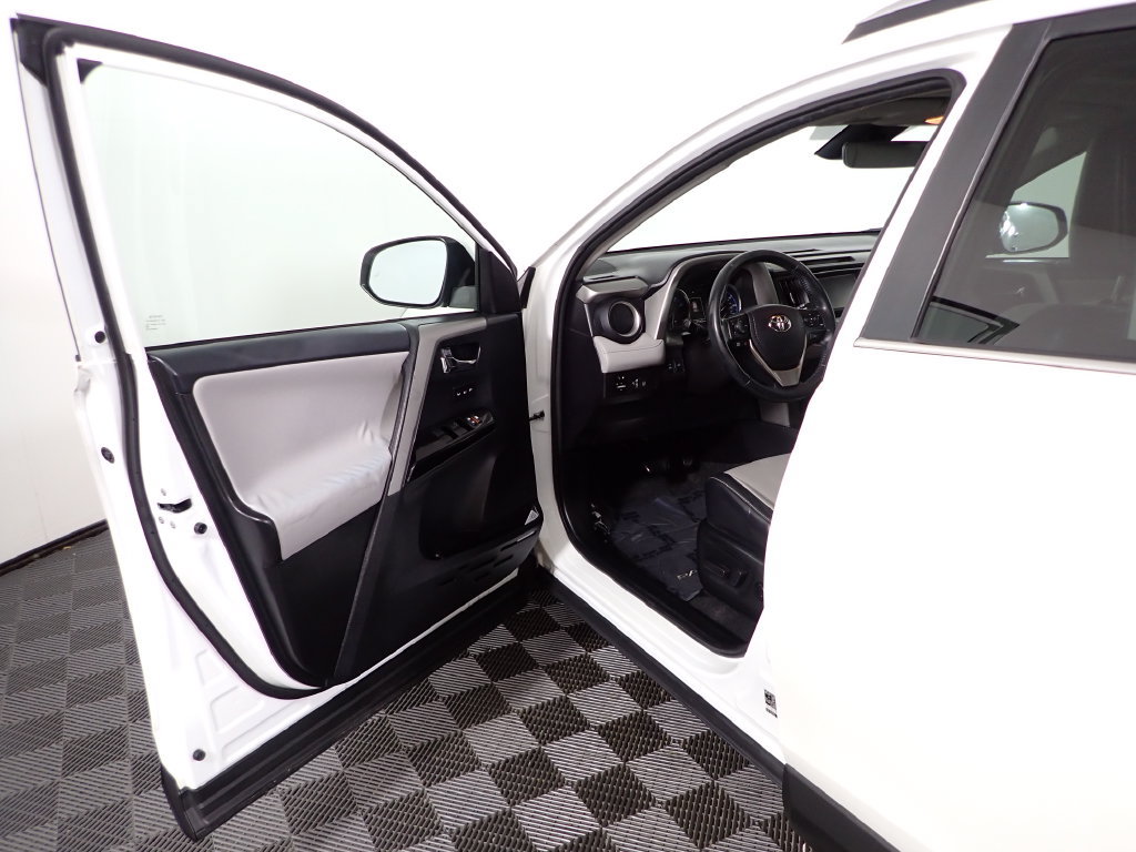 Used 2016 Toyota RAV4 Limited w/ Advanced Technology Package AWD/4WD image 20