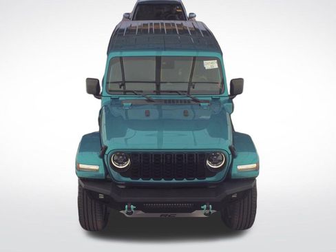 Used 2024 Jeep Wrangler Unlimited Sahara w/ Technology Group image 2