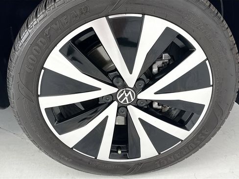 Used 2024 Volkswagen Taos SE FWD image 30
