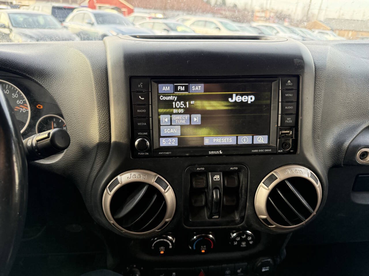 Used 2016 Jeep Wrangler Unlimited Sahara AWD/4WD image 13