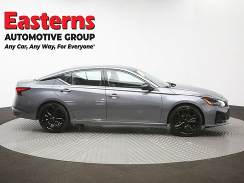 Used 2024 Nissan Altima 2.5 SR FWD image 45