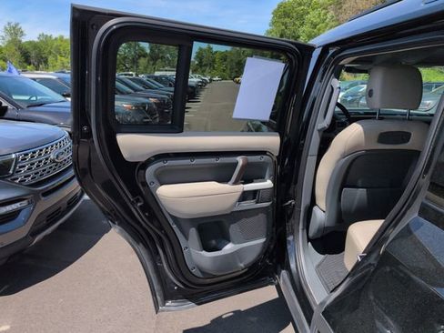 Used 2022 Land Rover Defender 110 S AWD/4WD image 25