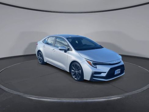 Certified 2024 Toyota Corolla SE FWD image 3