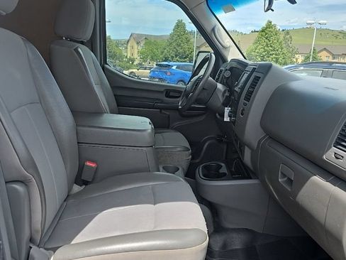 Used 2016 Nissan NV 3500 SL w/ Technology Package RWD image 7