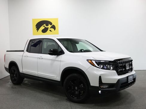 Used 2025 Honda Ridgeline Black Edition image 2