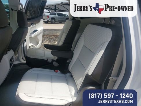 Used 2025 GMC Acadia Denali w/ LPO, Floor Liner Package FWD image 10