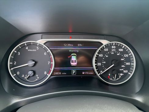 Used 2022 Nissan Sentra SR w/ SR Premium Package FWD image 16