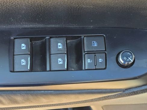 Used 2014 Toyota Highlander Limited Platinum AWD/4WD image 7