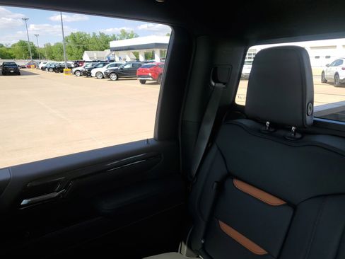 Used 2026 GMC Sierra 2500 AT4 w/ AT4 Premium Plus Package AWD/4WD image 13