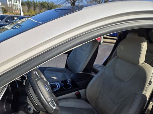 Used 2017 Ford Edge Titanium w/ Equipment Group 301A image 22