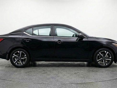 Used 2025 Nissan Sentra SV FWD image 11