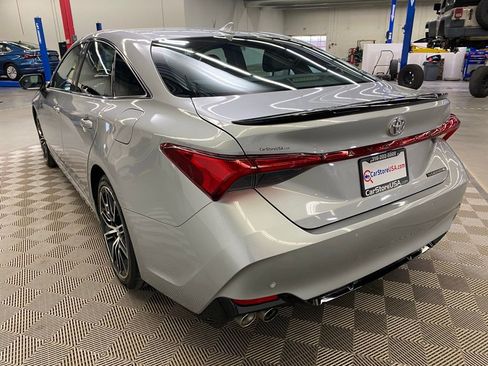 Used 2019 Toyota Avalon Touring image 5