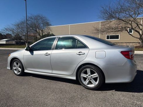 Used 2013 Toyota Camry SE image 4