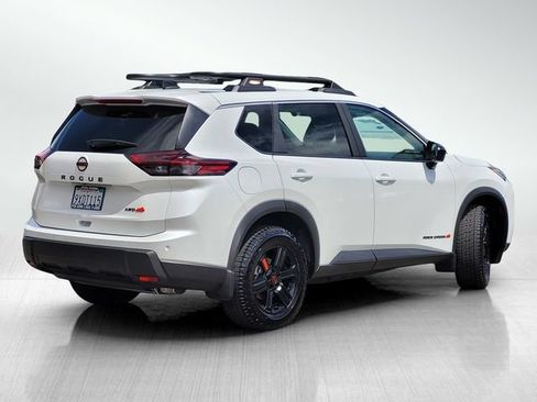Used 2026 Nissan Rogue SV AWD/4WD image 4