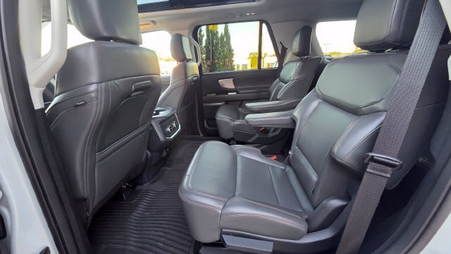 Certified 2025 Ford Expedition Active AWD/4WD image 5