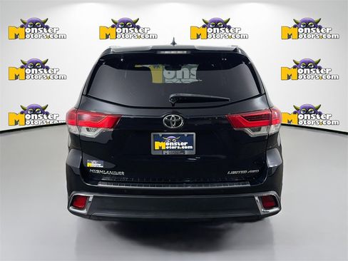 Used 2017 Toyota Highlander Limited image 6