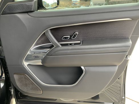 Used 2025 Land Rover Range Rover Autobiography image 43