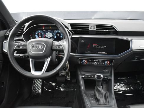 Used 2025 Audi Q3 2.0T Premium w/ Black Optic Sport Package AWD/4WD image 12