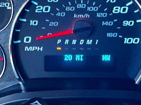 Used 2025 Chevrolet Express 2500 Extended w/ Communications Package image 4