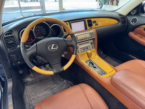 Used 2004 Lexus SC 430 Convertible RWD image 16