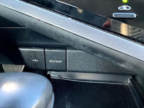 Used 2023 Toyota Camry SE image 35