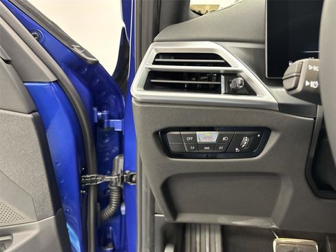 New 2025 BMW 330i xDrive Sedan w/ M Sport Package image 31