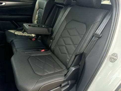 Used 2025 Volkswagen Atlas Cross Sport SE FWD image 23