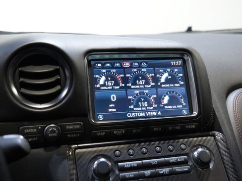 Used 2016 Nissan GT-R NISMO AWD/4WD image 40