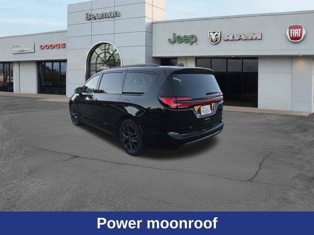 Used 2025 Chrysler Pacifica Limited FWD image 4