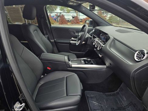 Used 2025 Mercedes-Benz GLA 250 image 11