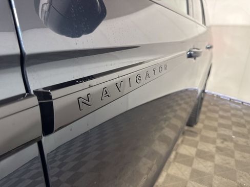 New 2025 Lincoln Navigator L Reserve w/ Jet Appearance Package image 14