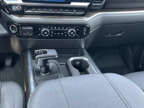Used 2023 Chevrolet Silverado 1500 LT Trail Boss w/ LT Trail Boss Premium Package AWD/4WD image 18