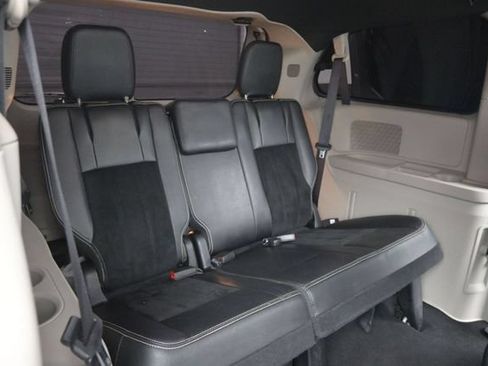 Used 2018 Dodge Grand Caravan SXT FWD image 15