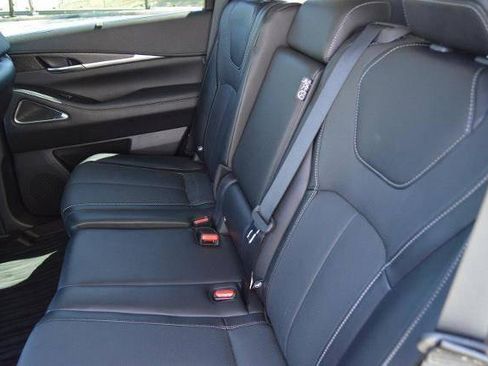 Used 2024 INFINITI QX60 Sensory image 10