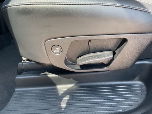 Used 2025 Kia Telluride S FWD image 12