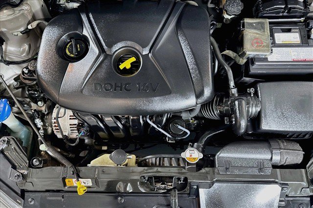 Used 2015 Hyundai Elantra SE FWD image 25