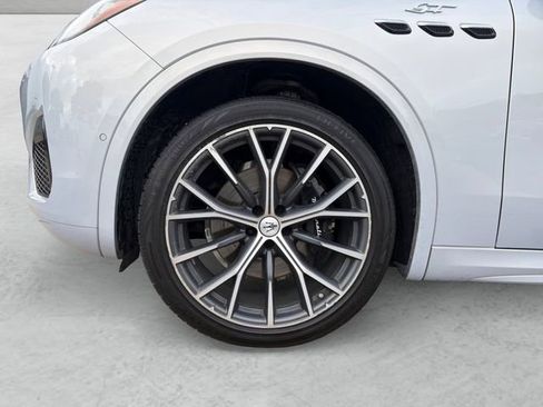 Used 2023 Maserati Grecale GT image 23
