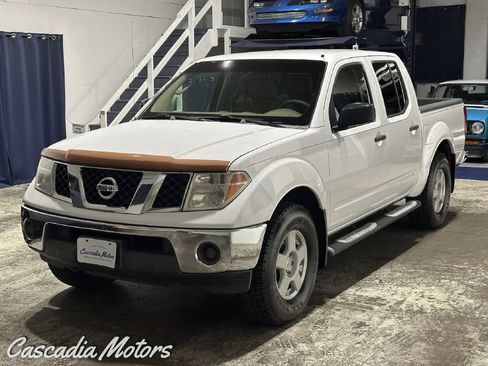 Used 2005 Nissan Frontier SE AWD/4WD image 4
