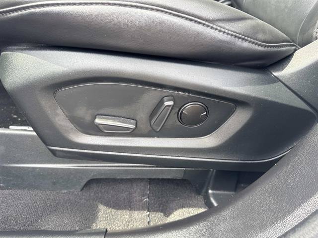 Used 2023 Ford Explorer XLT w/ Equipment Group 202A AWD/4WD image 13