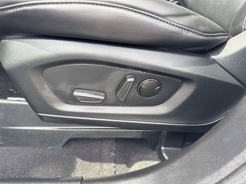 Used 2023 Ford Explorer XLT w/ Equipment Group 202A AWD/4WD image 13