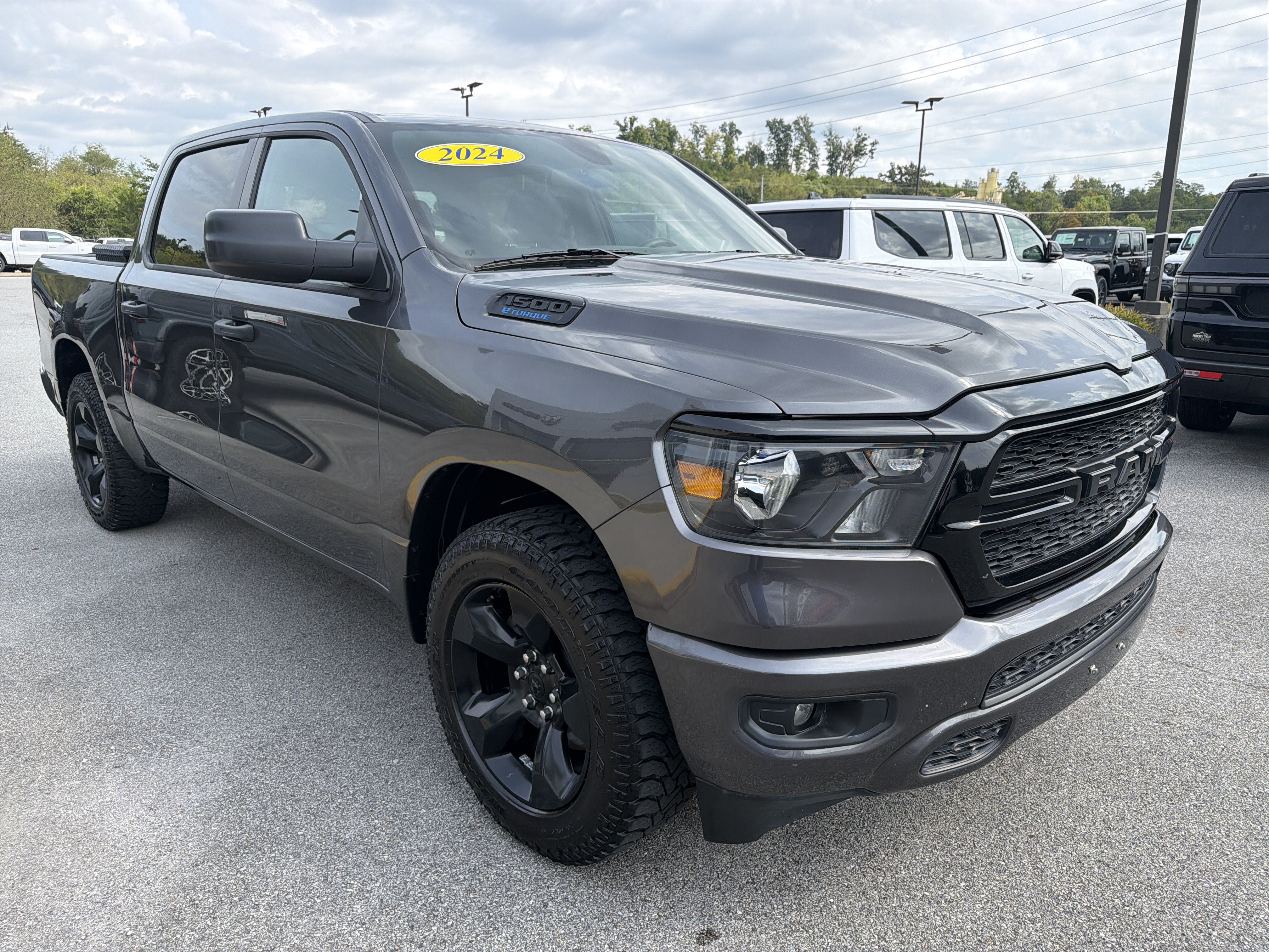 Used 2024 RAM 1500 Tradesman w/ Night Edition AWD/4WD image 4