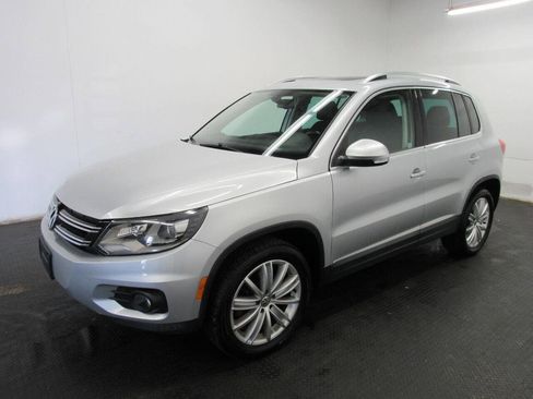 Used 2016 Volkswagen Tiguan SE image 1