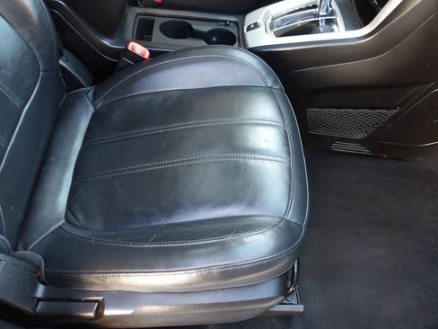 Used 2014 Chevrolet Captiva Sport LTZ FWD image 20