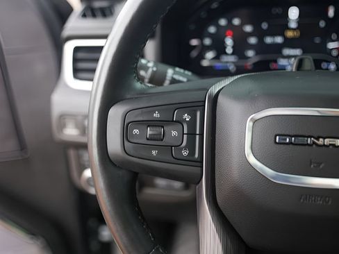 Used 2023 GMC Yukon Denali Ultimate AWD/4WD image 16