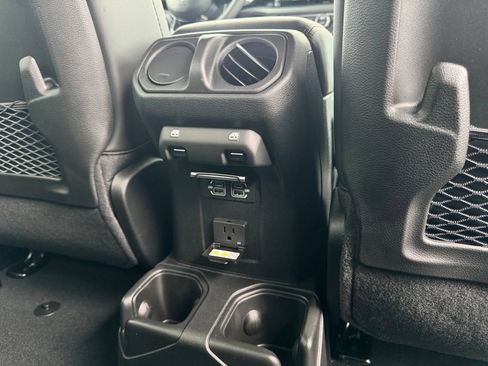 New 2026 Jeep Gladiator Rubicon AWD/4WD image 13