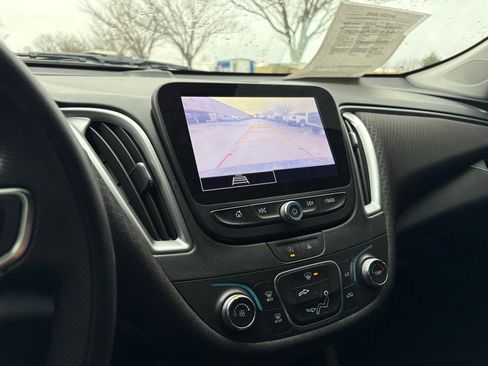 Used 2024 Chevrolet Malibu LS image 31