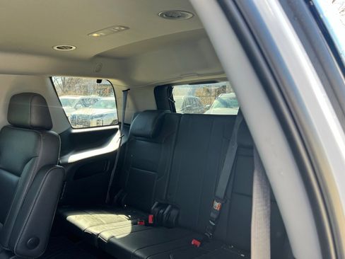 Used 2018 GMC Yukon SLT w/ Open Road Package image 21