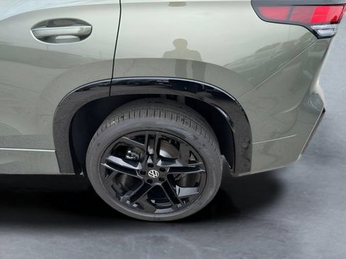 New 2026 Volkswagen Tiguan SE R-Line AWD/4WD image 32
